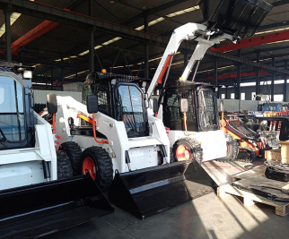 Prueba de rendimiento en condiciones reales durante una visita a un cliente en Italia: Superando un pozo de 2 metros de profundidad y una pendiente de 45° con facilidad